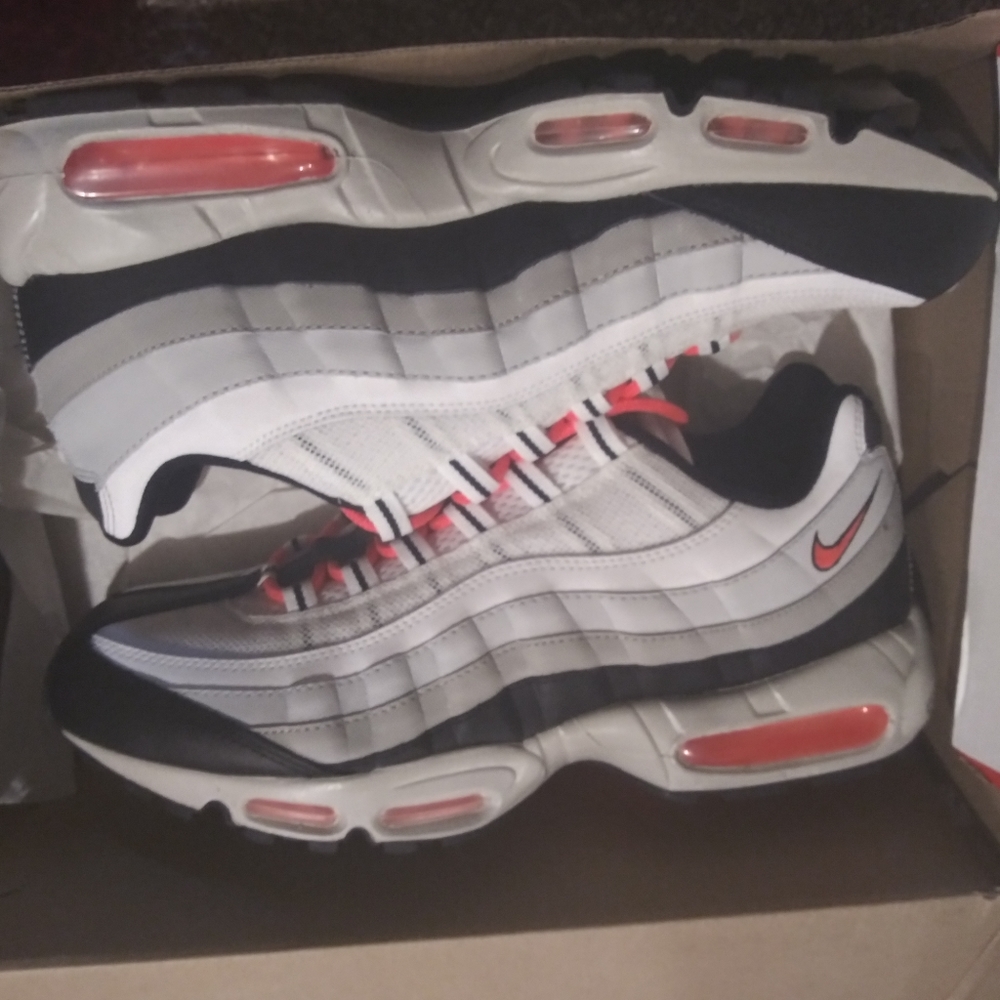 Deadstock Air Max 95 Hot Lava